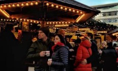 开云体育中国-柏林田径赛场现场座无虚席，轰动一时的简单介绍