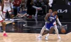 开云体育登录-中场连续助攻，为球队锁定宝贵三分