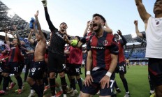 开云官网-意甲赛场惊艳：那不勒斯演绎逆袭传奇