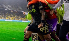 开云体育中国-切尔西对决波尔图，球队备战全面开展