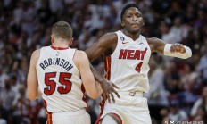 开云体育app-步行者队全明星后卫欧拉迪波重返球队，备战新赛季的简单介绍