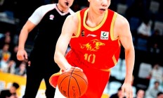 开云体育在线-惊心动魄比赛决战，燃情篮球场上双方厮杀