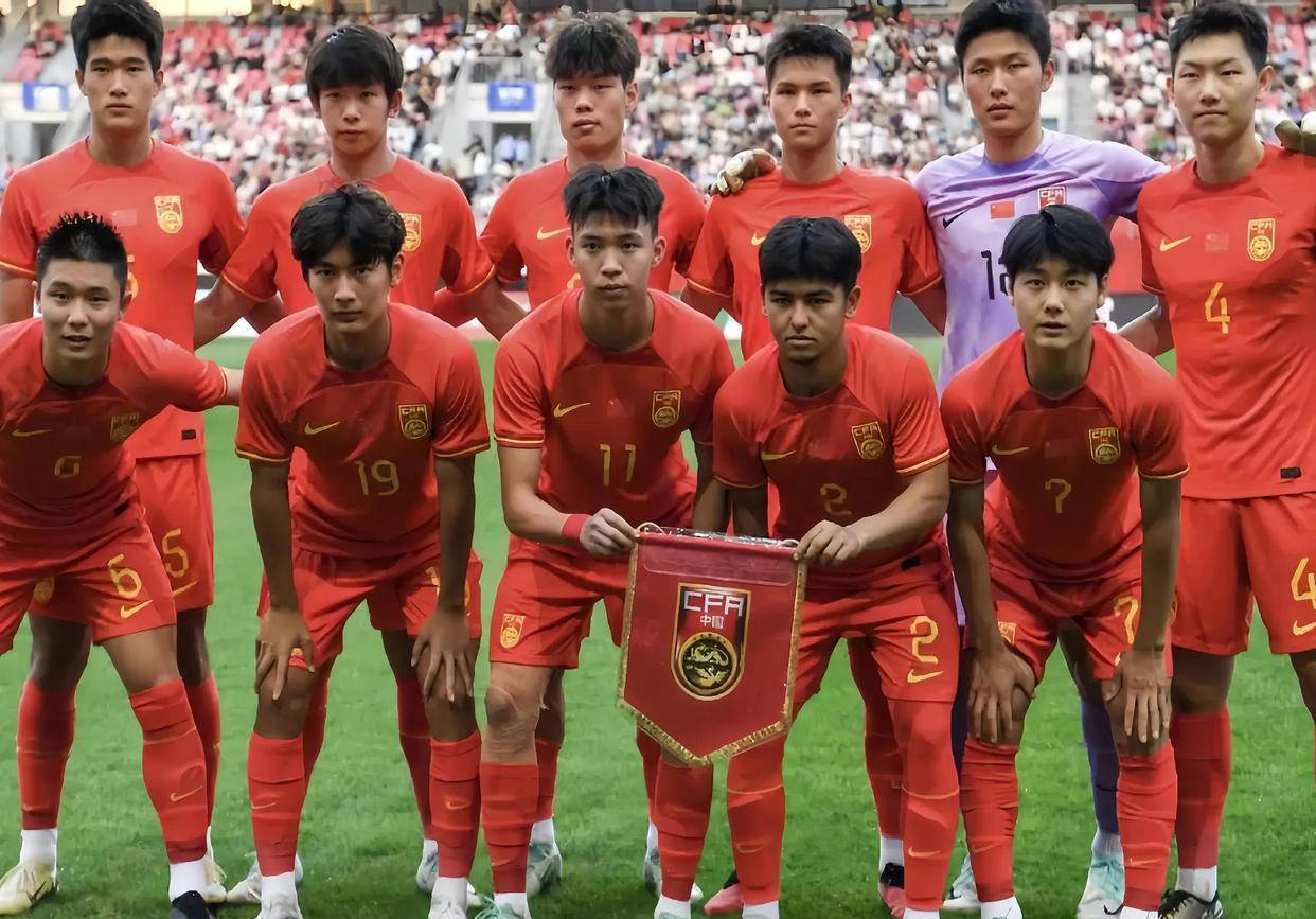 激烈比拼！国内足球赛季正酣