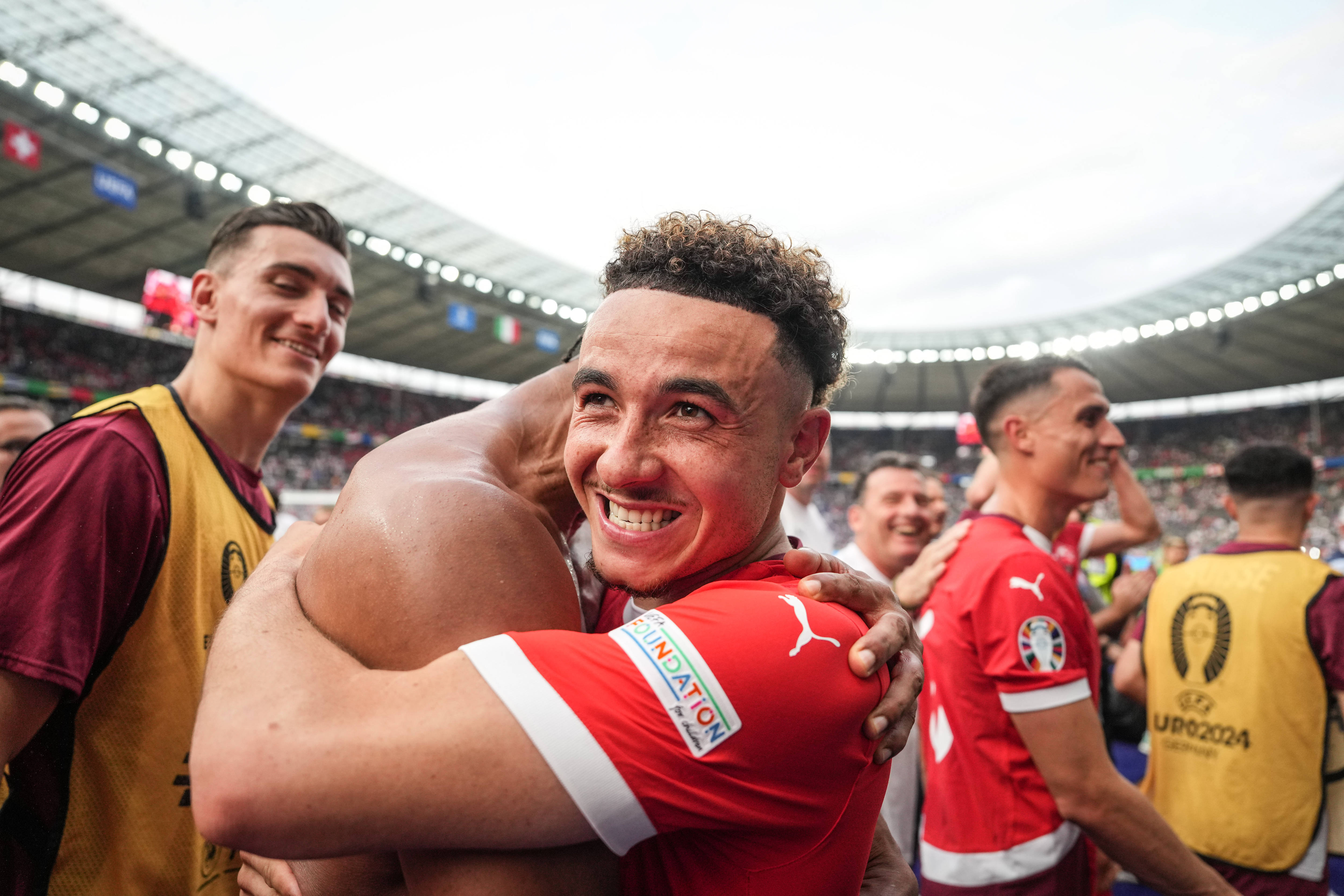 瑞士力克对手携手晋级欧洲杯淘汰赛