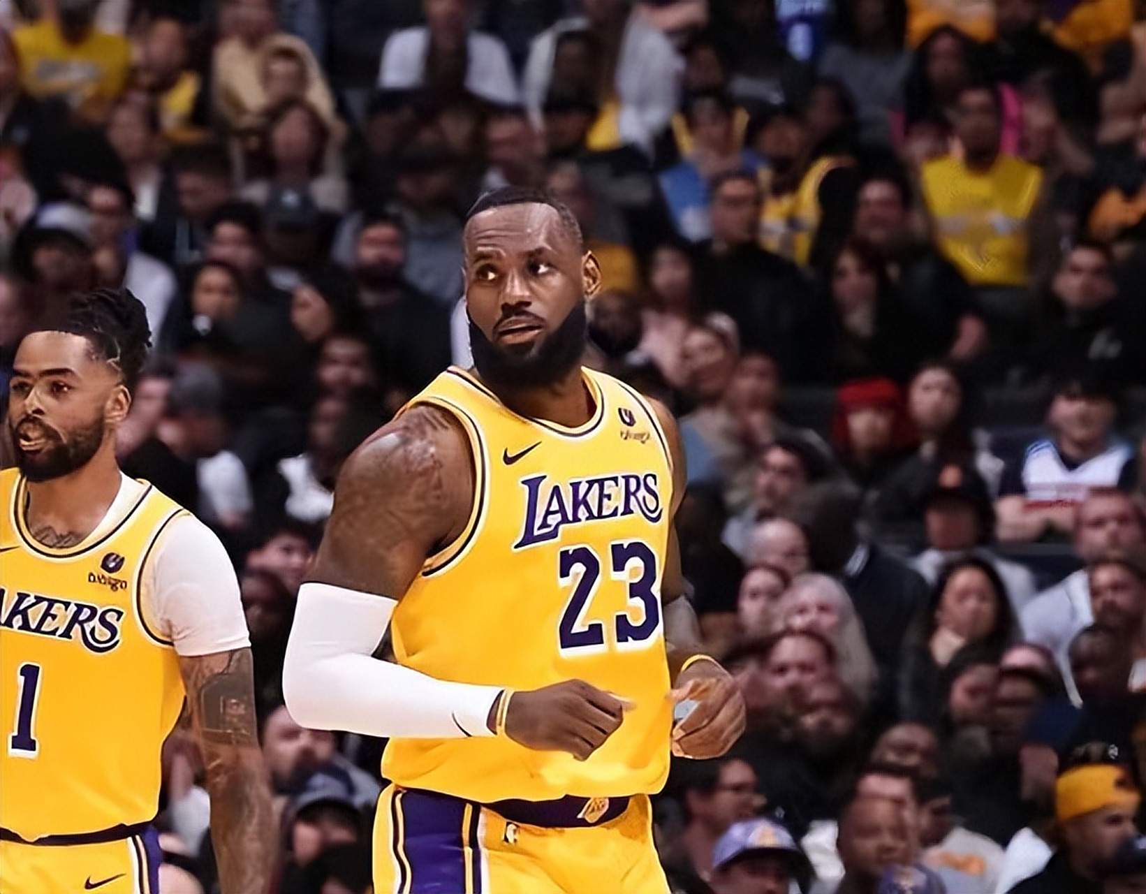 蓝军关键夺胜，稳坐东部第一