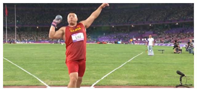 瑞士田径选手风华绝代,夺得银牌 瑞士田径选手风华绝代,夺得银牌