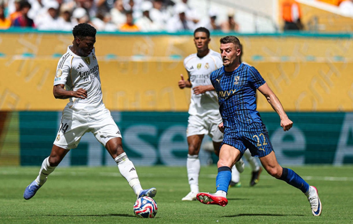 沙特球队遭遇惨败，出线形势严峻