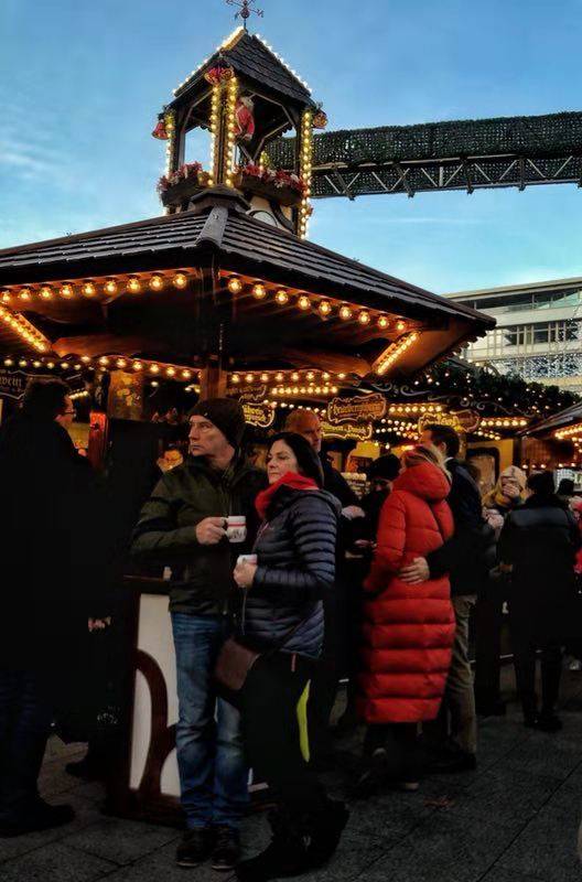 柏林田径赛场现场座无虚席，轰动一时的简单介绍