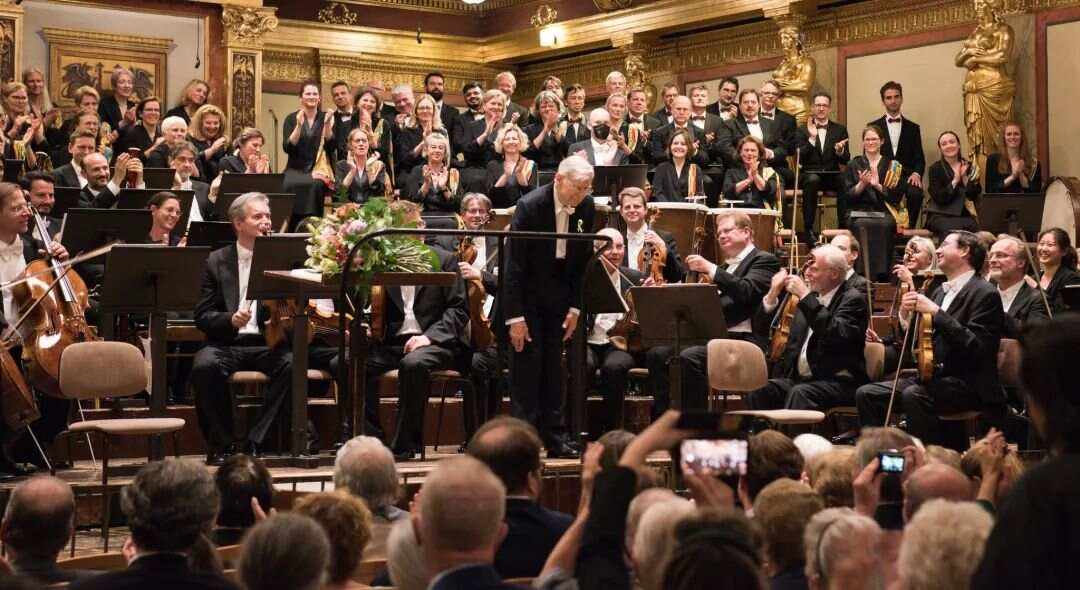 柏林田径赛场现场座无虚席，轰动一时的简单介绍