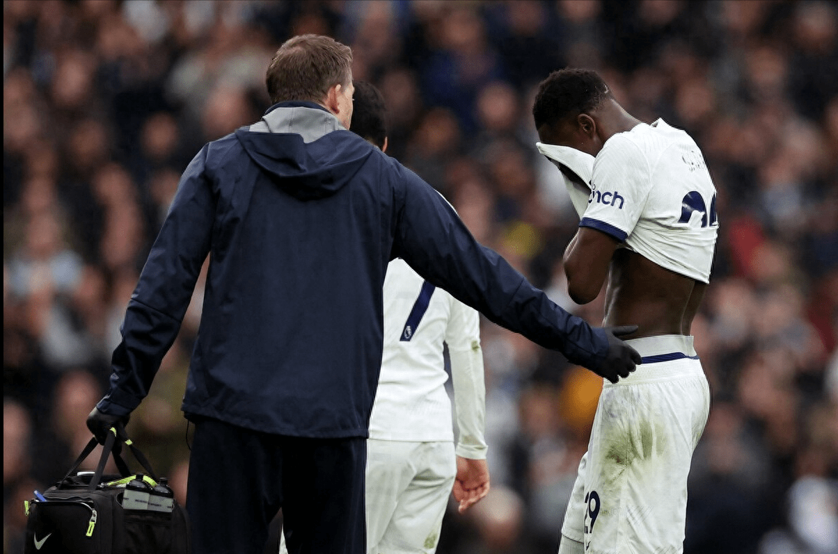 中场连续助攻，为球队锁定宝贵三分