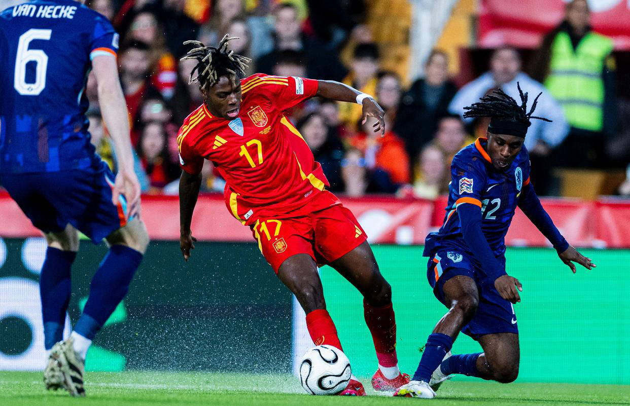 包含欧洲杯预选赛：西班牙惊险晋级，小组头名出线的词条