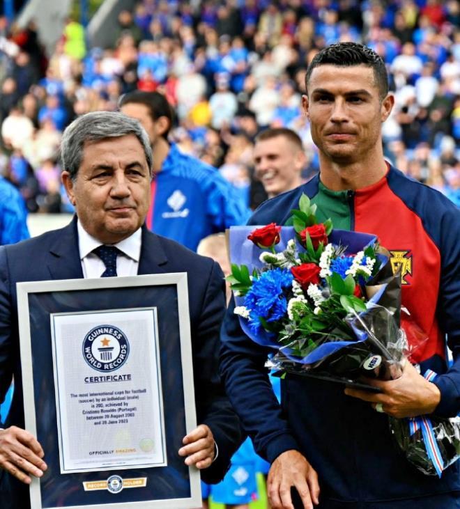 德国客场轻松战胜冰岛,领跑小组 德国客场轻松战胜冰岛,领跑小组