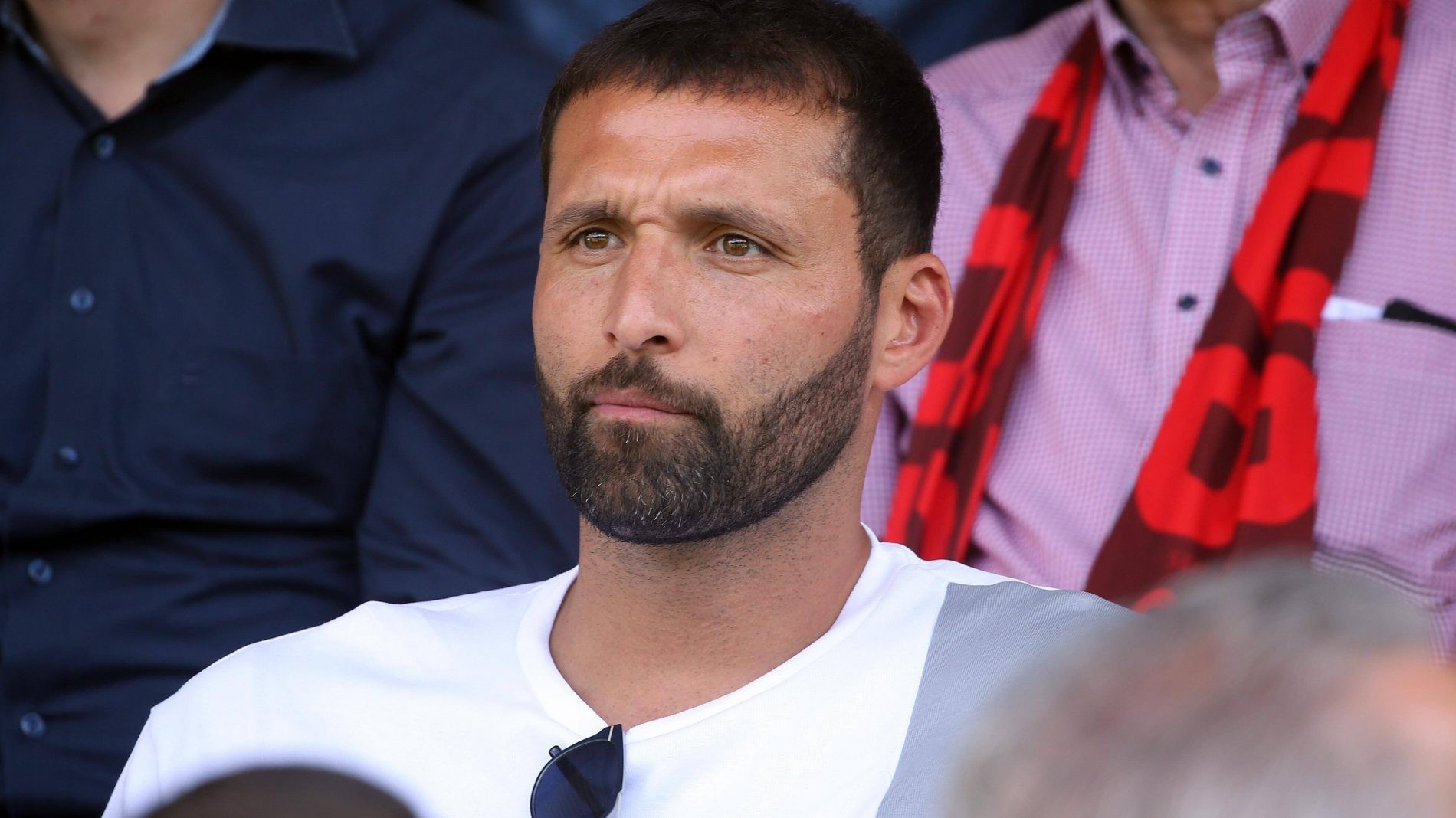 沙尔克中场调整展现成效，球队反弹势头可期