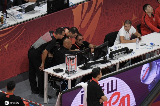 篮球裁判员工资待遇待改善，引发争议