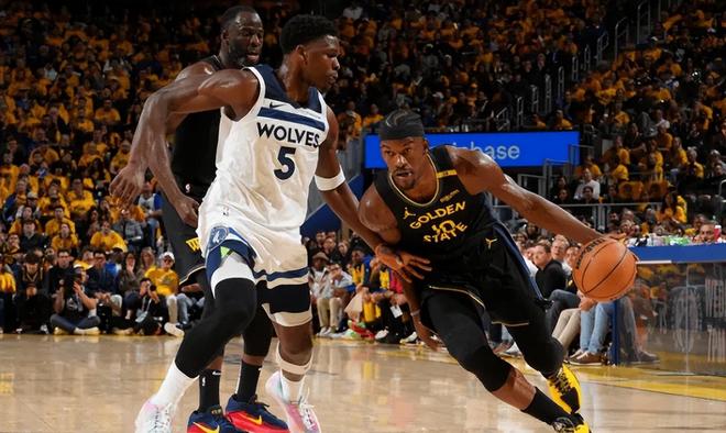 纽约尼克斯力克森林狼，取得季后赛关键胜利