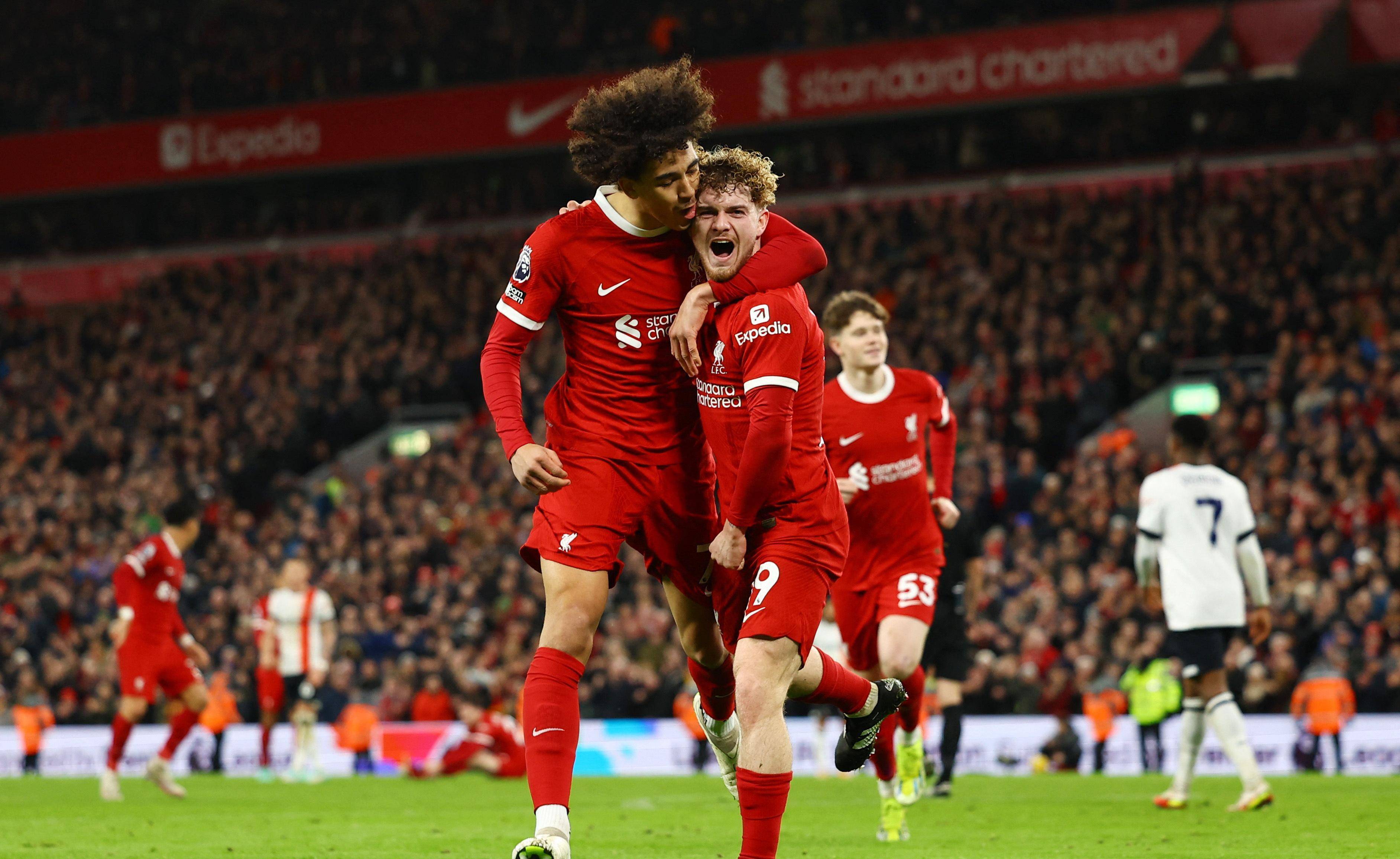 曼城再度大胜热刺，稳住领先位置