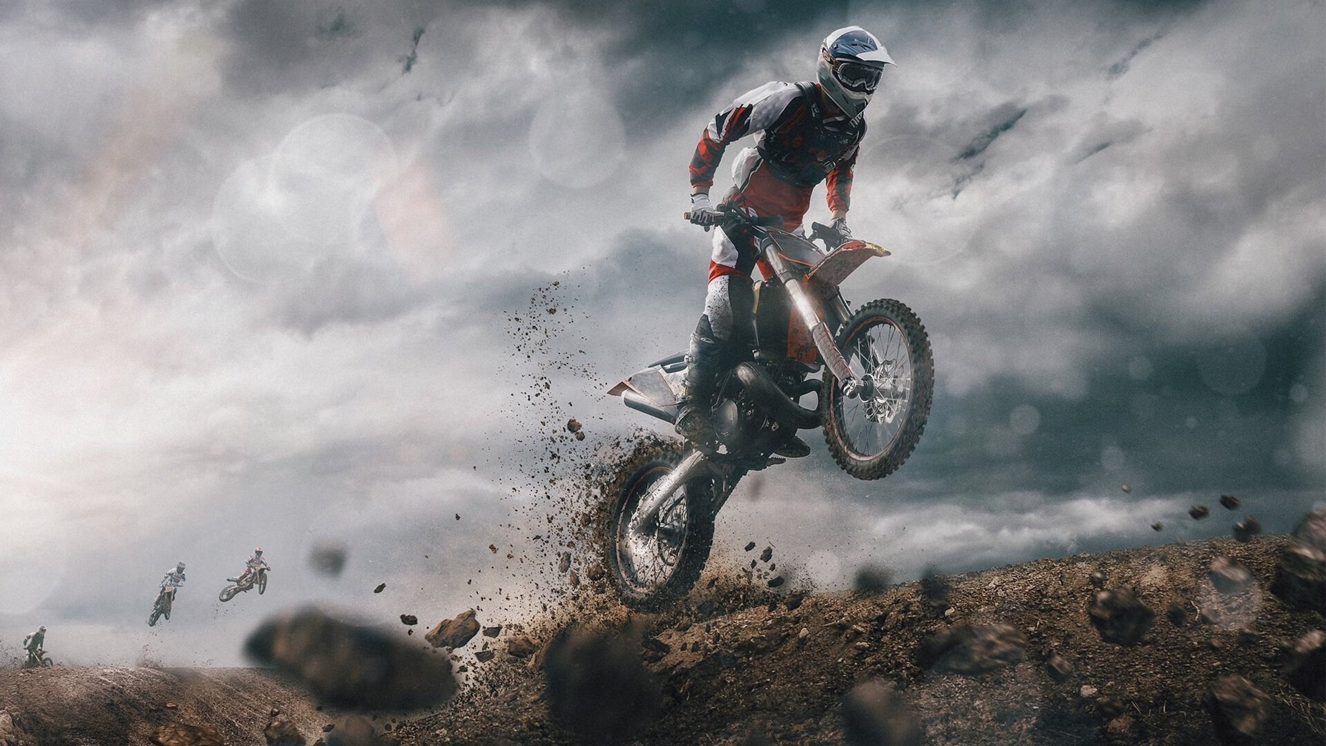 红色跃马的逆袭,孤勇者阿隆索扛起法拉利力克迈凯伦